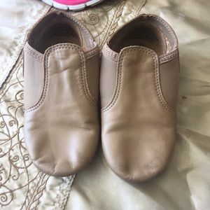 Girls jazz shoes